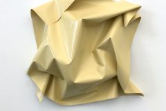 Kirstin Arndt, o. T., 2013, PVC (beige), 4 Ösen, 4 Drehverschlüsse, ca. 135 x 135 x 36 cm (PVC 150 x 150 cm)